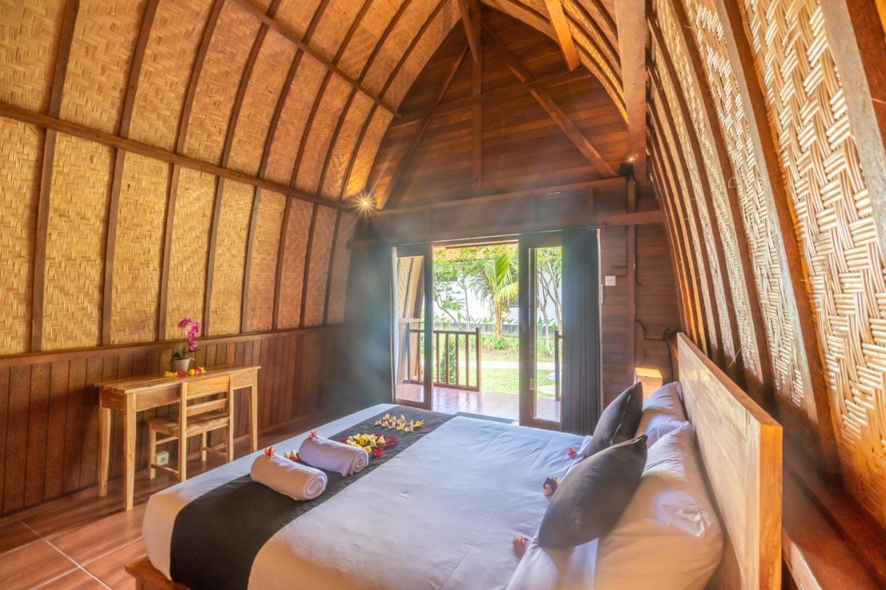Wooden Puri Guesthouse Uluwatu Exteriör bild