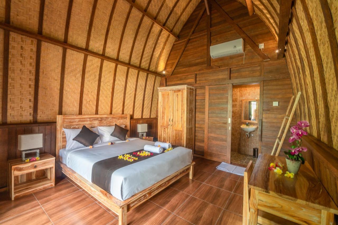 Wooden Puri Guesthouse Uluwatu Exteriör bild