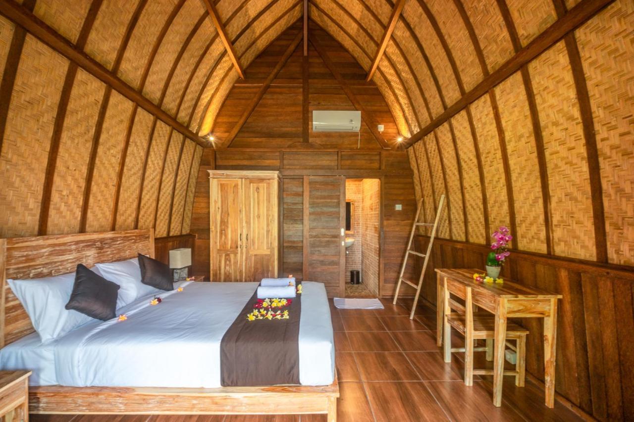 Wooden Puri Guesthouse Uluwatu Exteriör bild