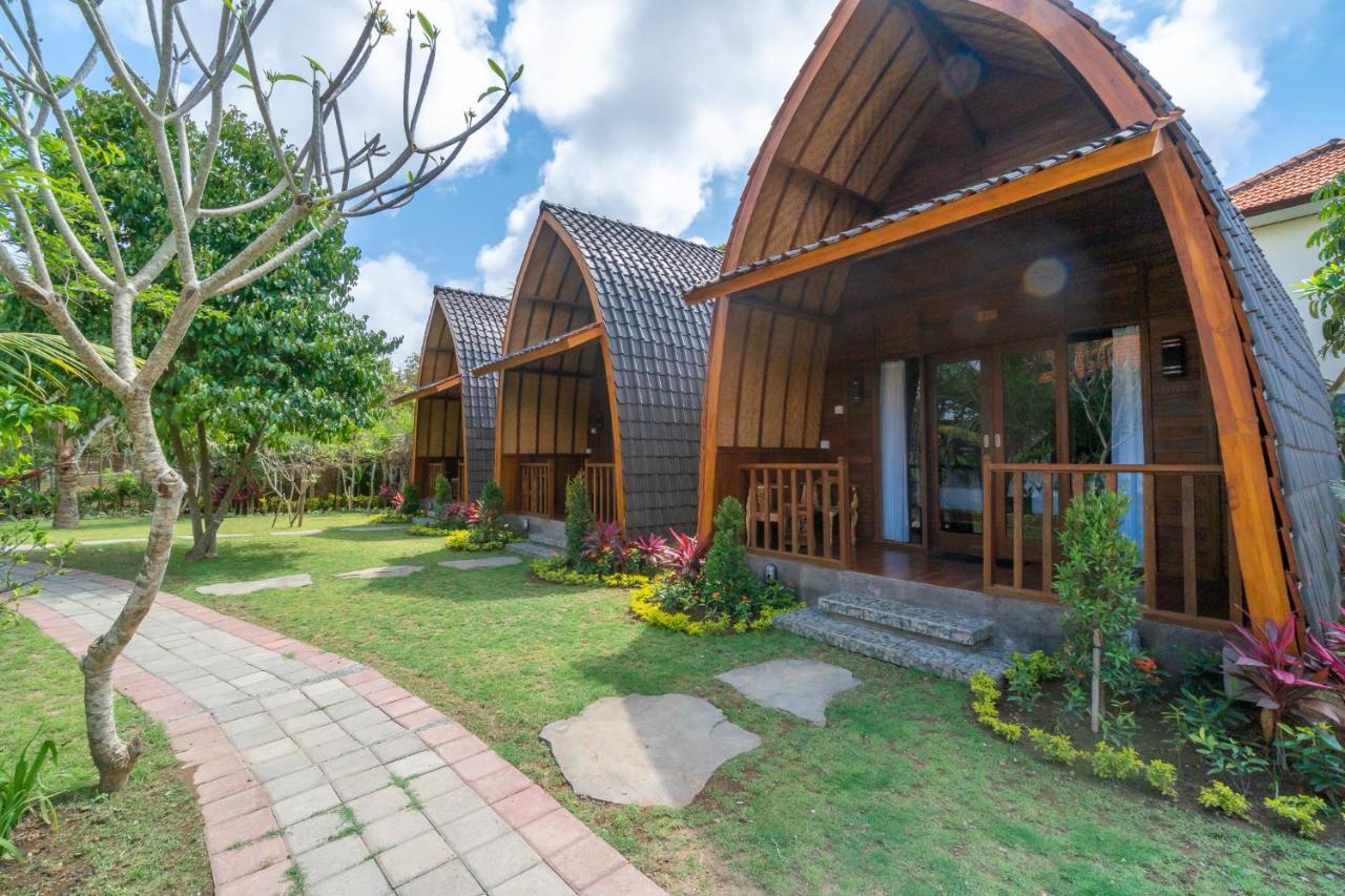 Wooden Puri Guesthouse Uluwatu Exteriör bild