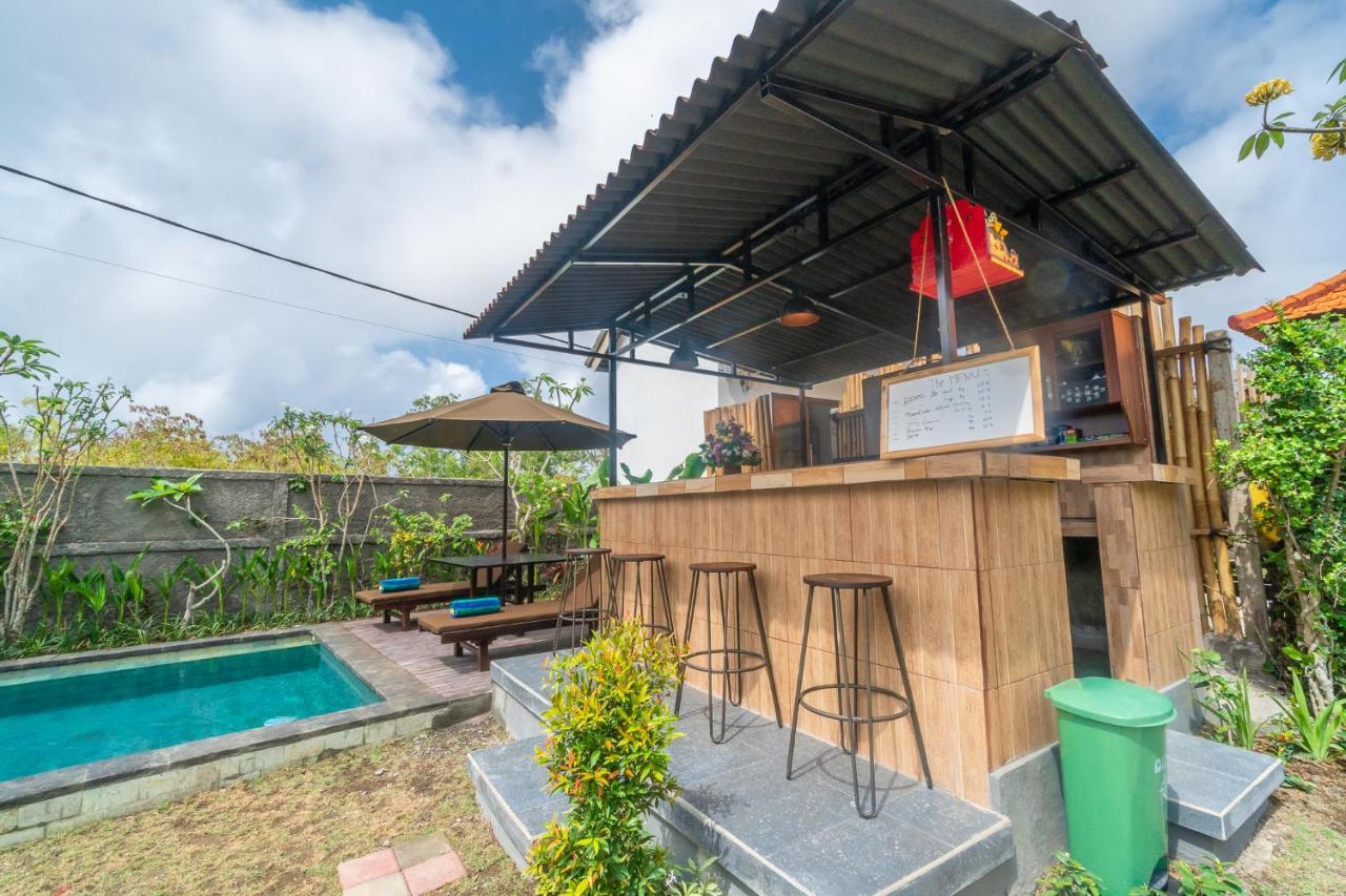 Wooden Puri Guesthouse Uluwatu Exteriör bild