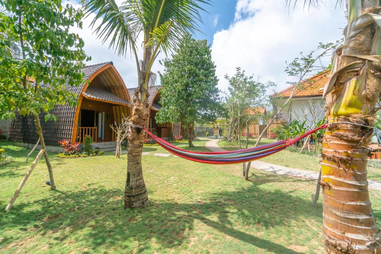 Wooden Puri Guesthouse Uluwatu Exteriör bild